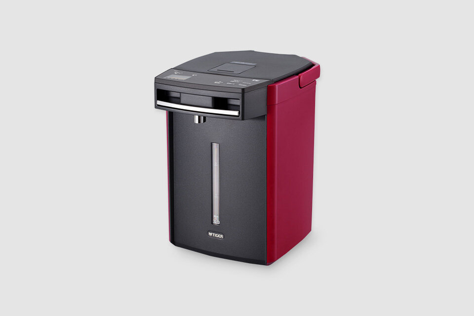 Tokuko-san Is the First Electric Vacuum Bottle in the Industry That Does Not Emit Steam.
Bringing Security and Peace of Mind to Gatherings
